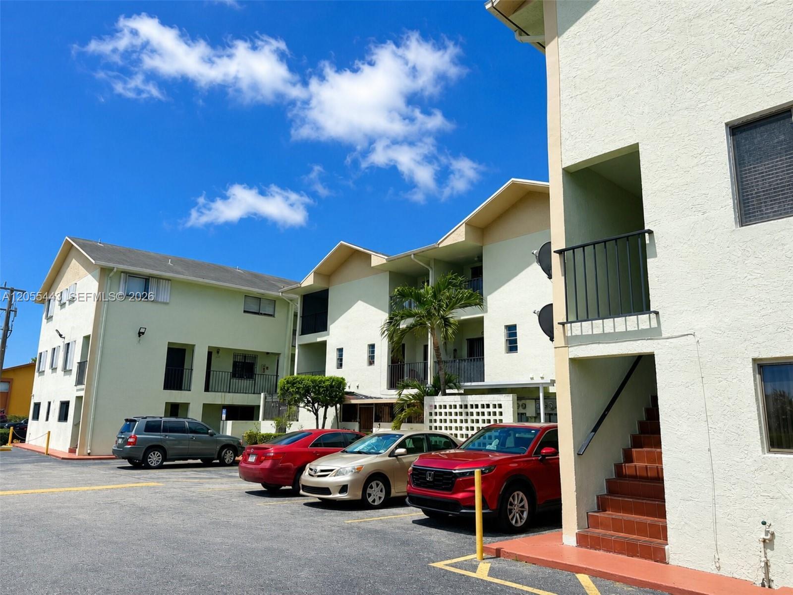 1521 W 42nd Pl # 18, Hialeah FL 33012