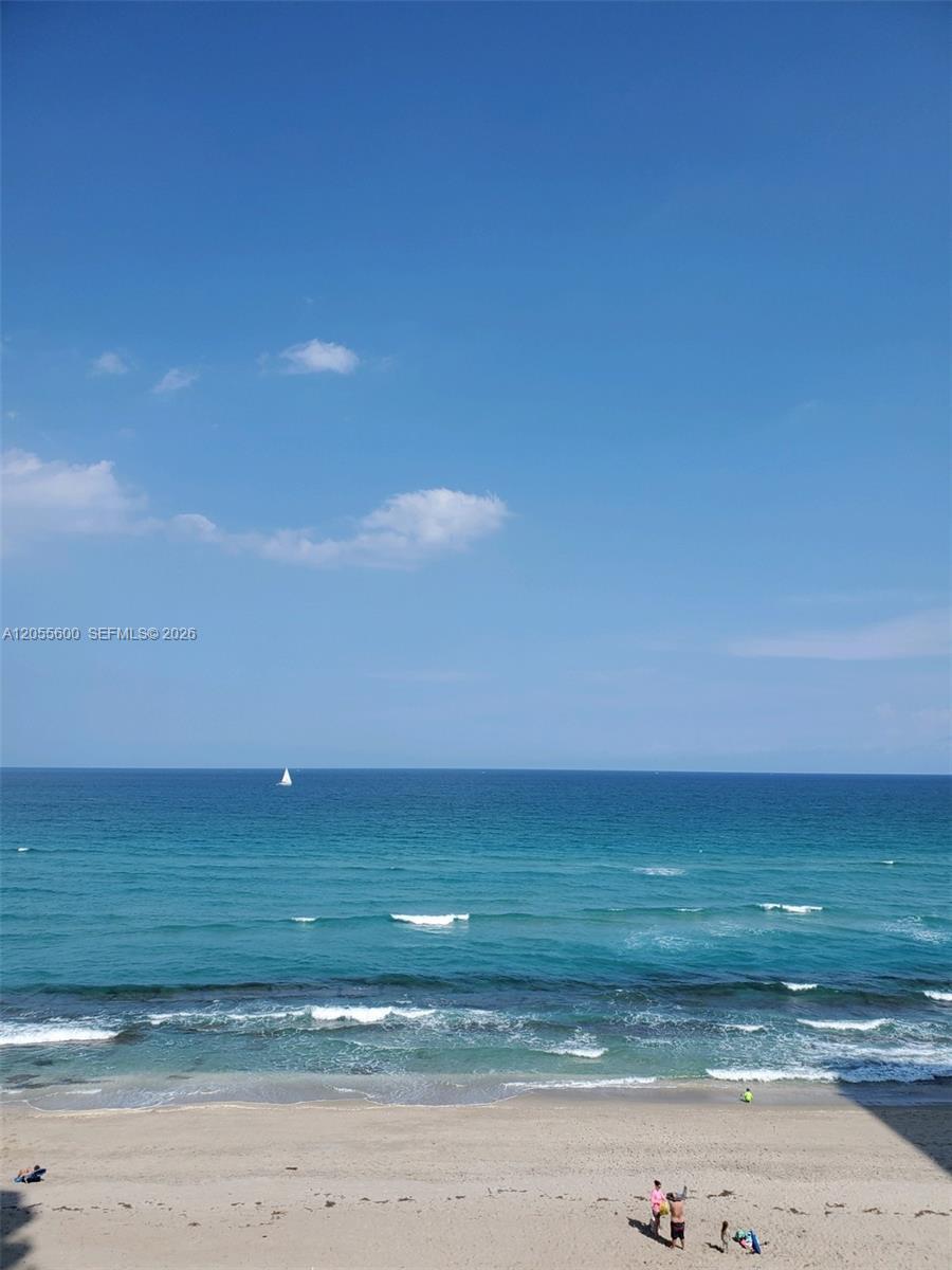 5460 N. Ocean Dr # 4B, Singer Island FL 33404