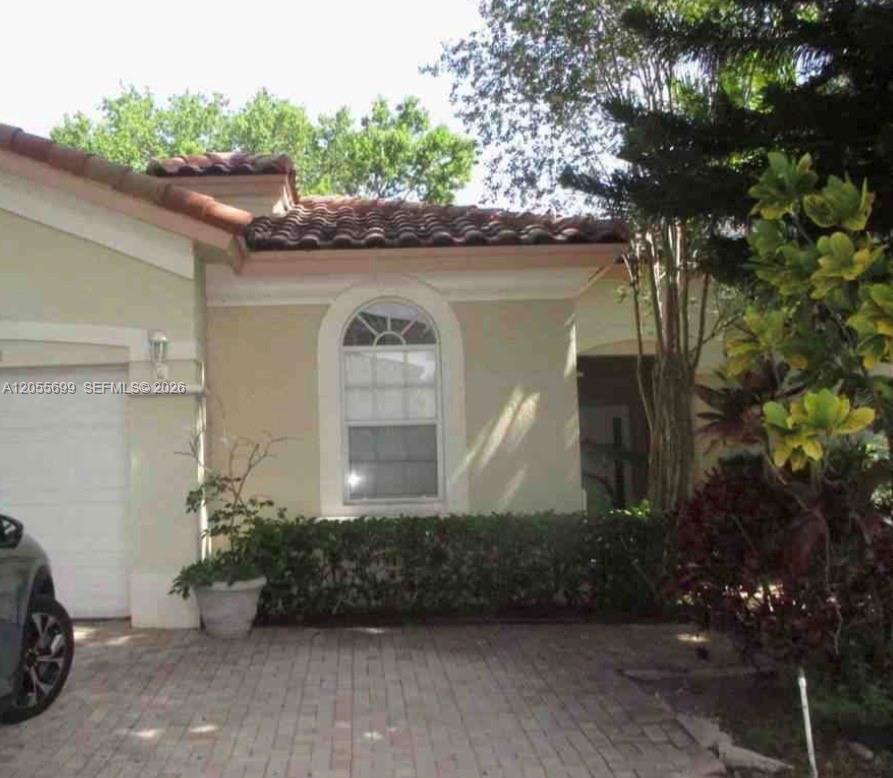 10929 NW 70th St, Doral FL 33178