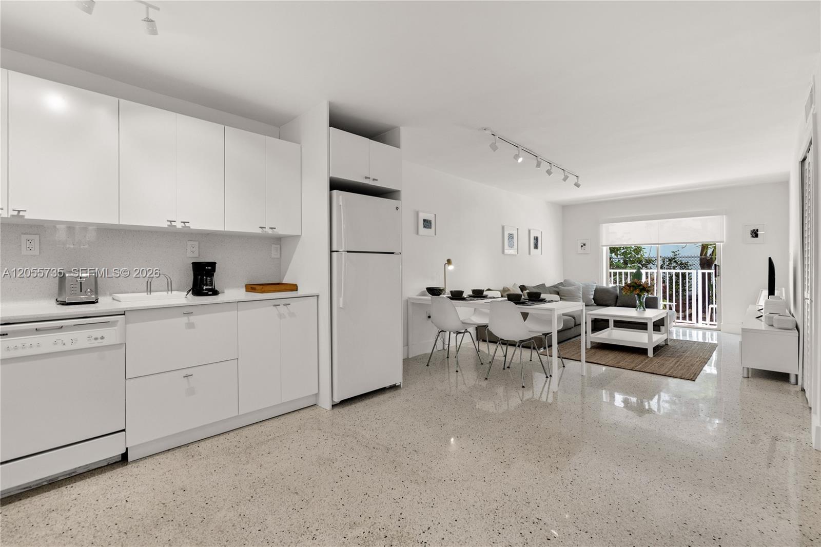836 SW 1st St # 102, Miami FL 33130