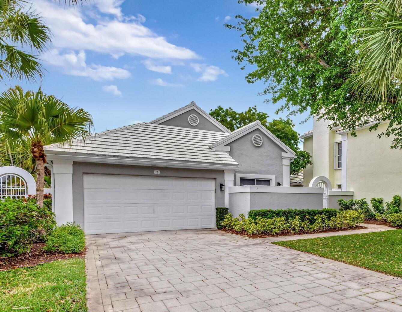 7 Wyndham Lane, Palm Beach Gardens FL 33418