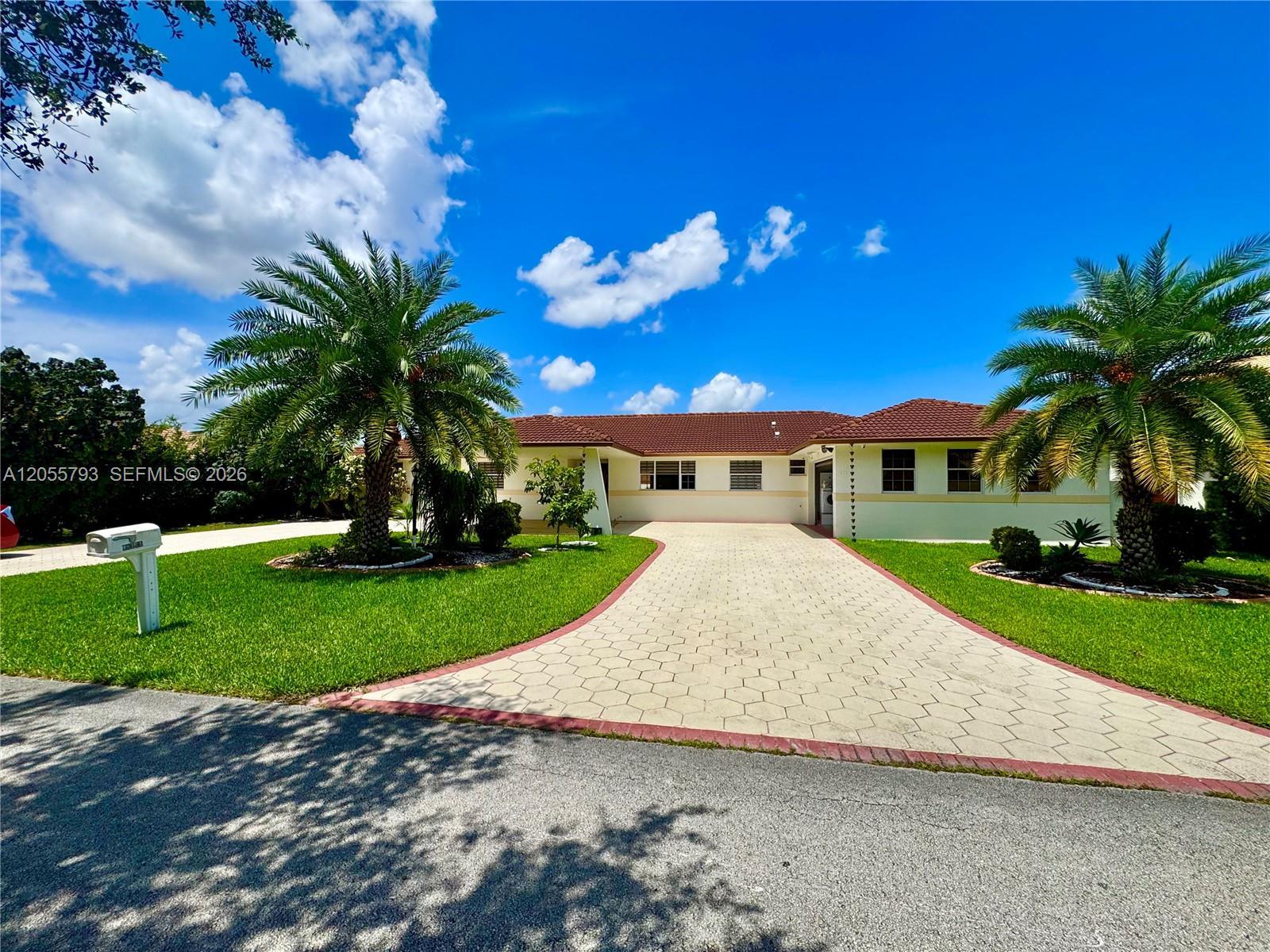 18701 Wentworth Dr, Hialeah FL 33015