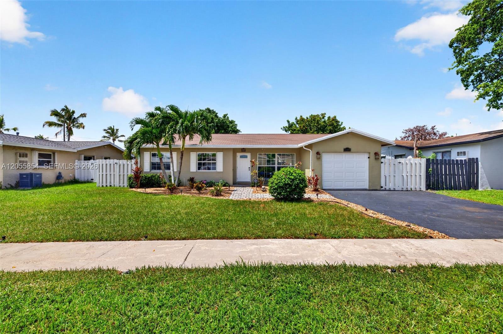 11371 NW 37th Pl, Sunrise FL 33323