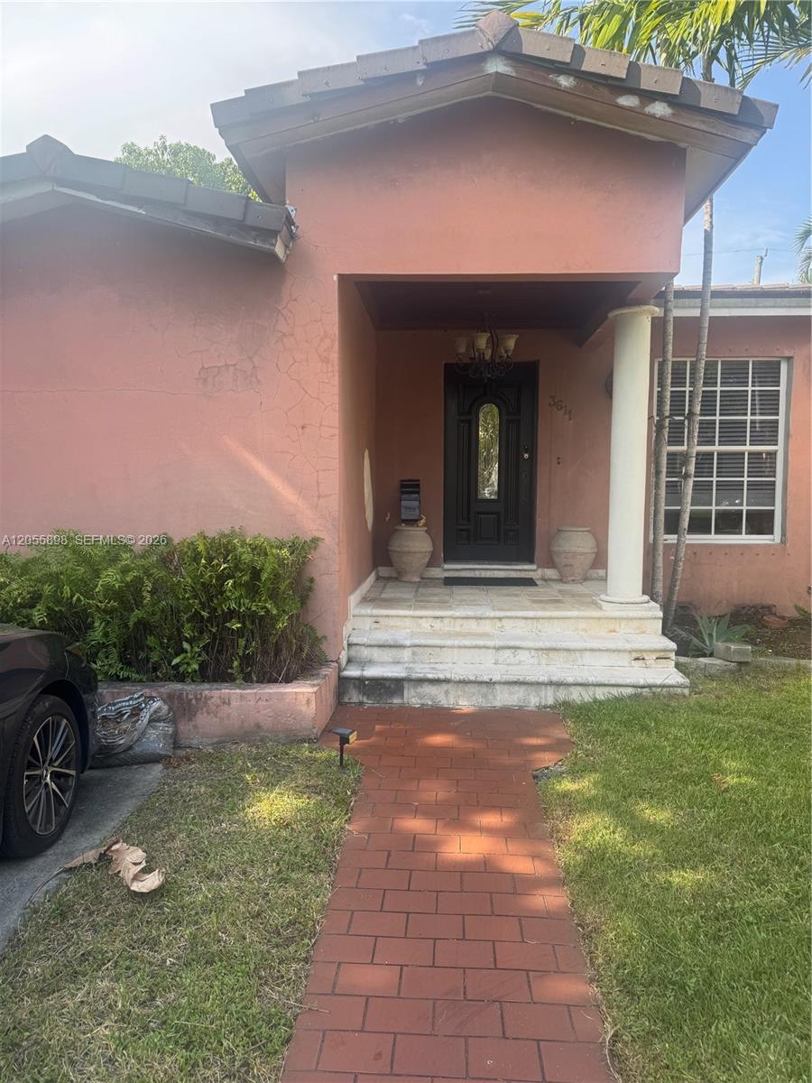 3611 SW 21st St, Miami FL 33145