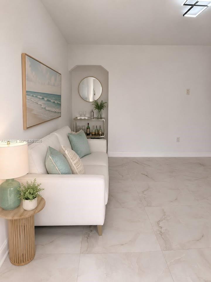 450 77th St # 2, Miami Beach FL 33141