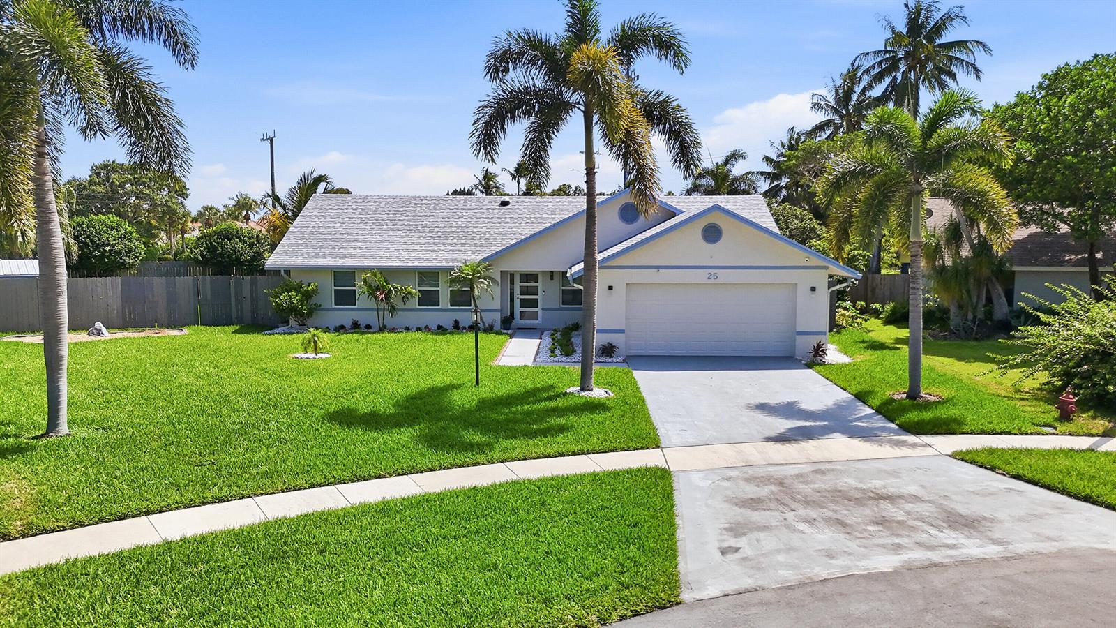 25 CEDAR Circle, Boynton Beach FL 33436