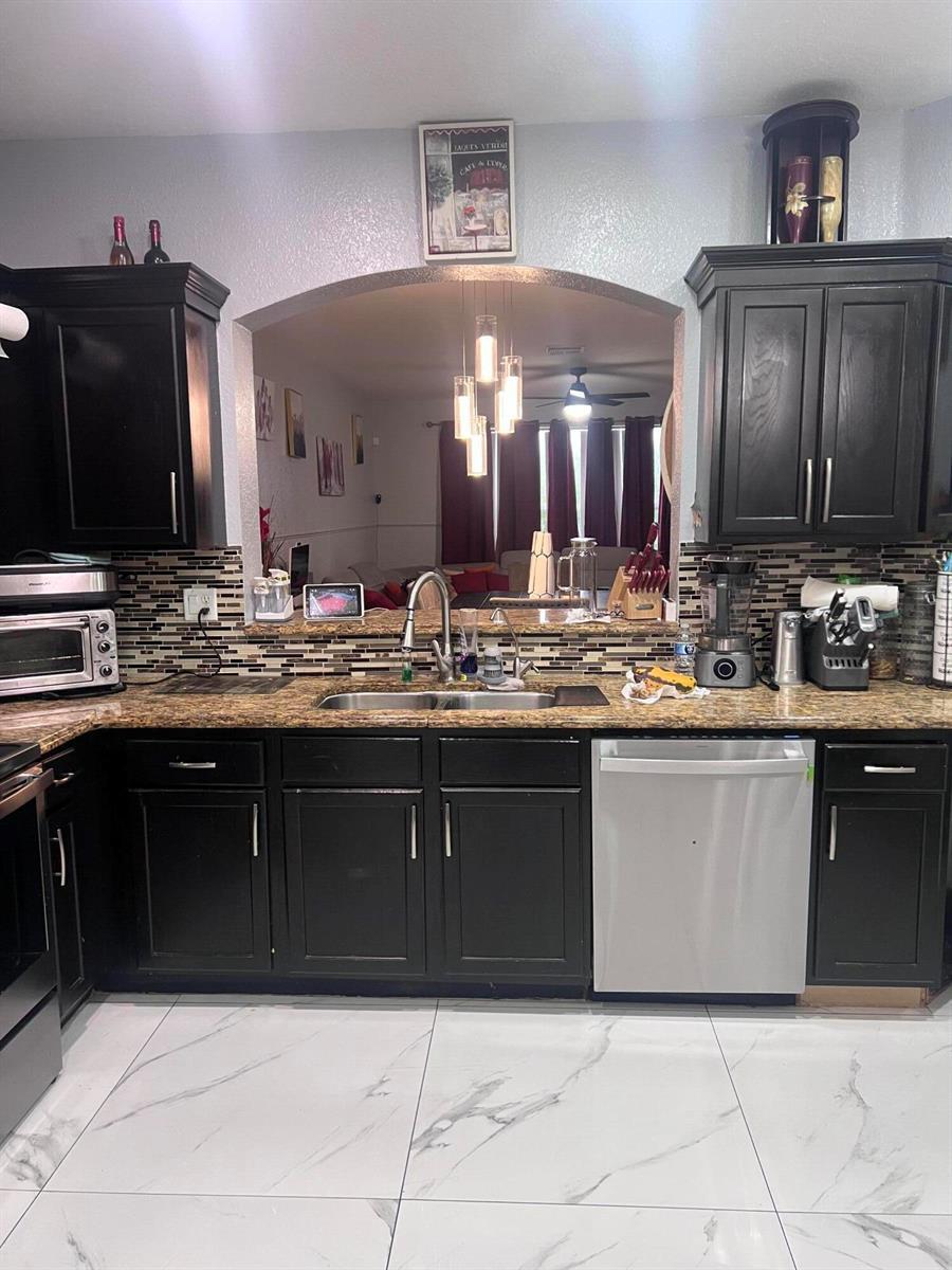 2336 Center Stone Lane, Riviera Beach FL 33404