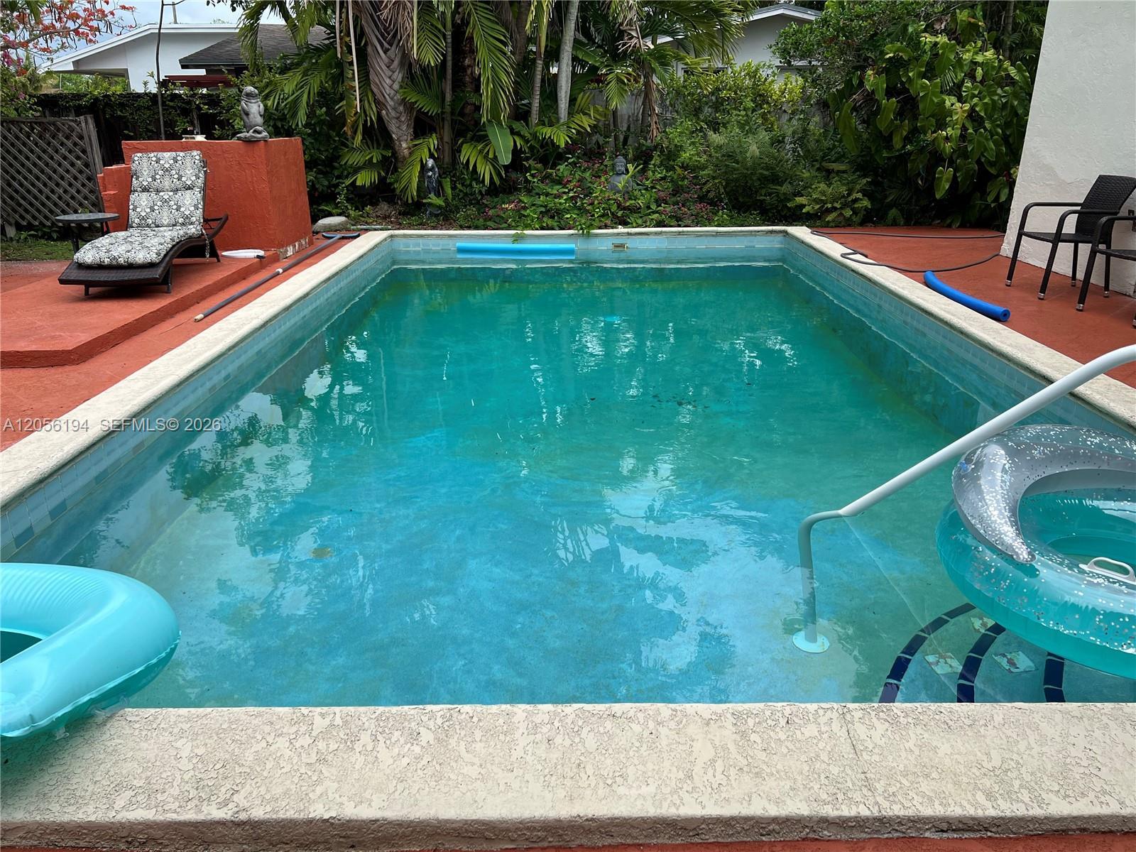 9920 Pan American Dr, Cutler Bay FL 33189