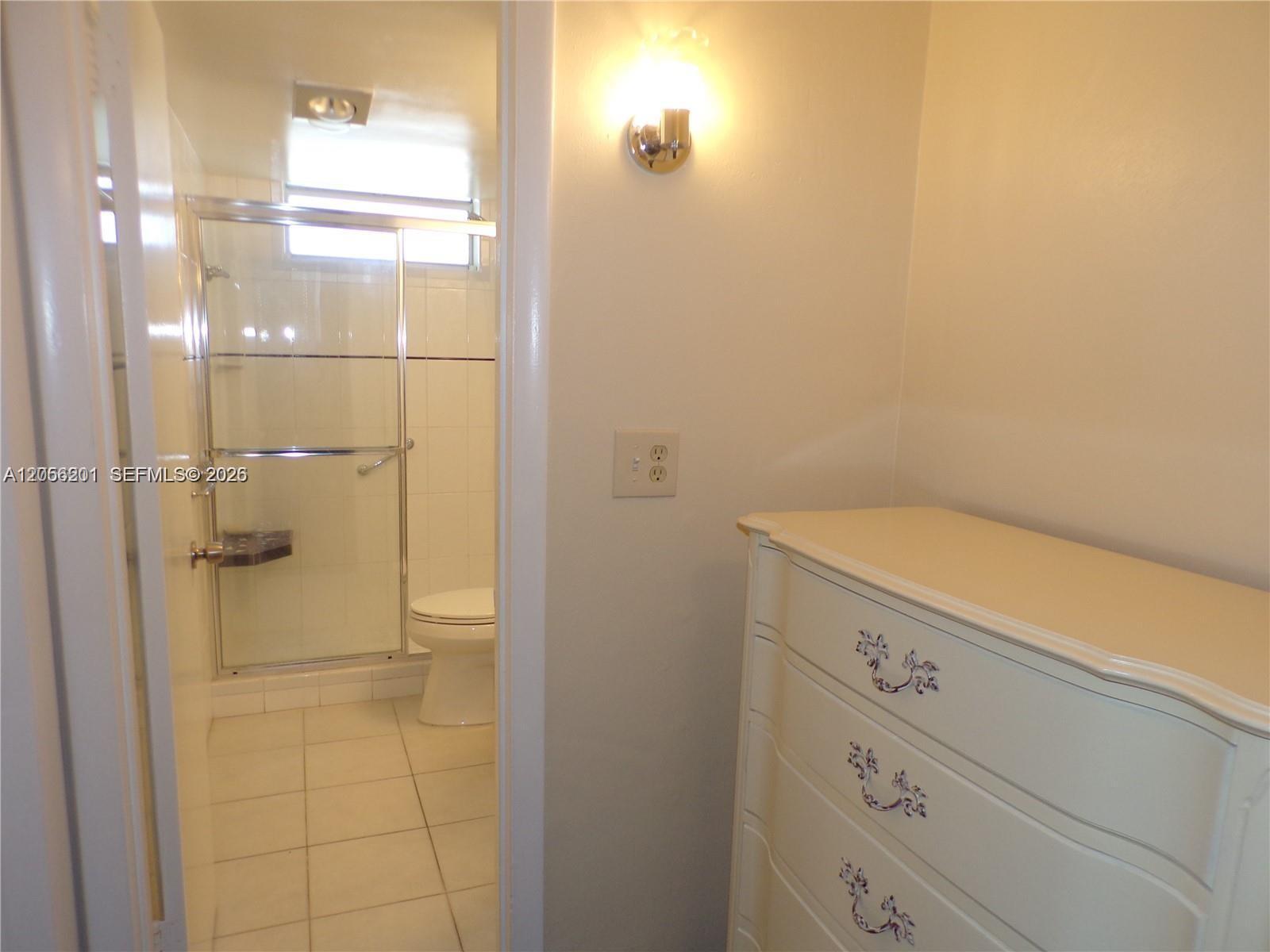 3020 Marcos Dr # 307, Aventura FL 33160