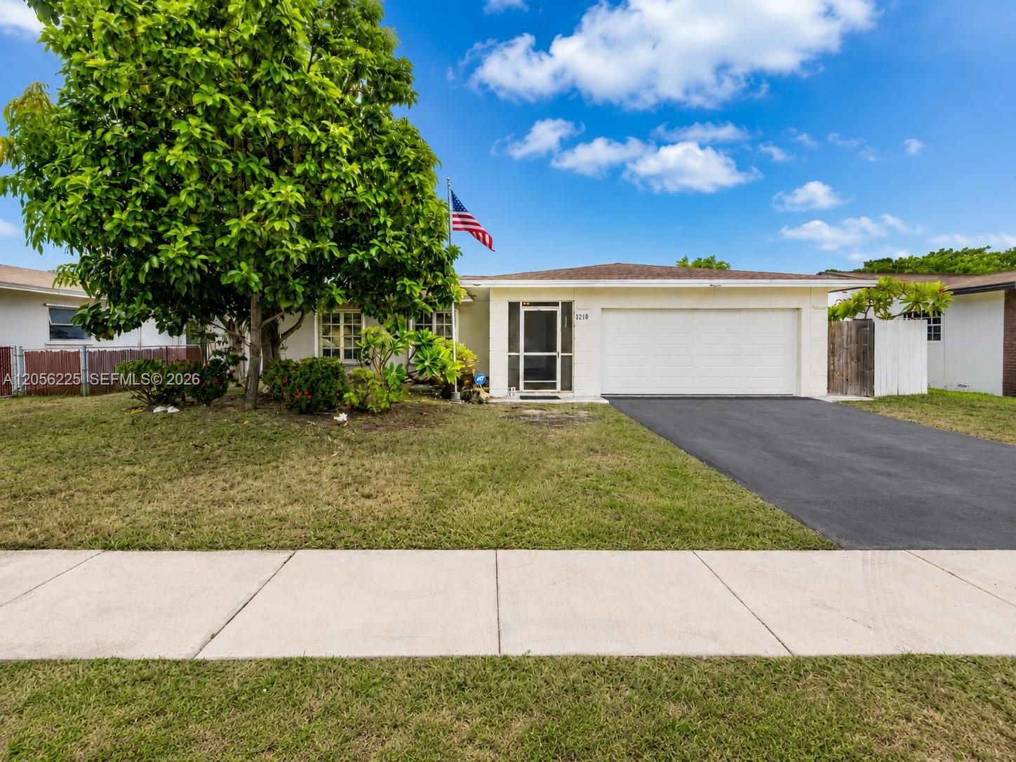 8210 NW 68th Ter, Tamarac FL 33321