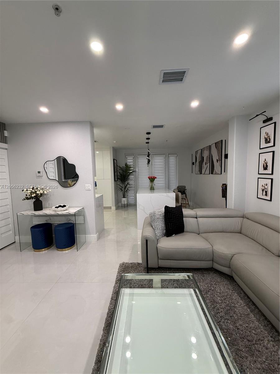 8037 W 36th Ave # 6, Hialeah FL 33018