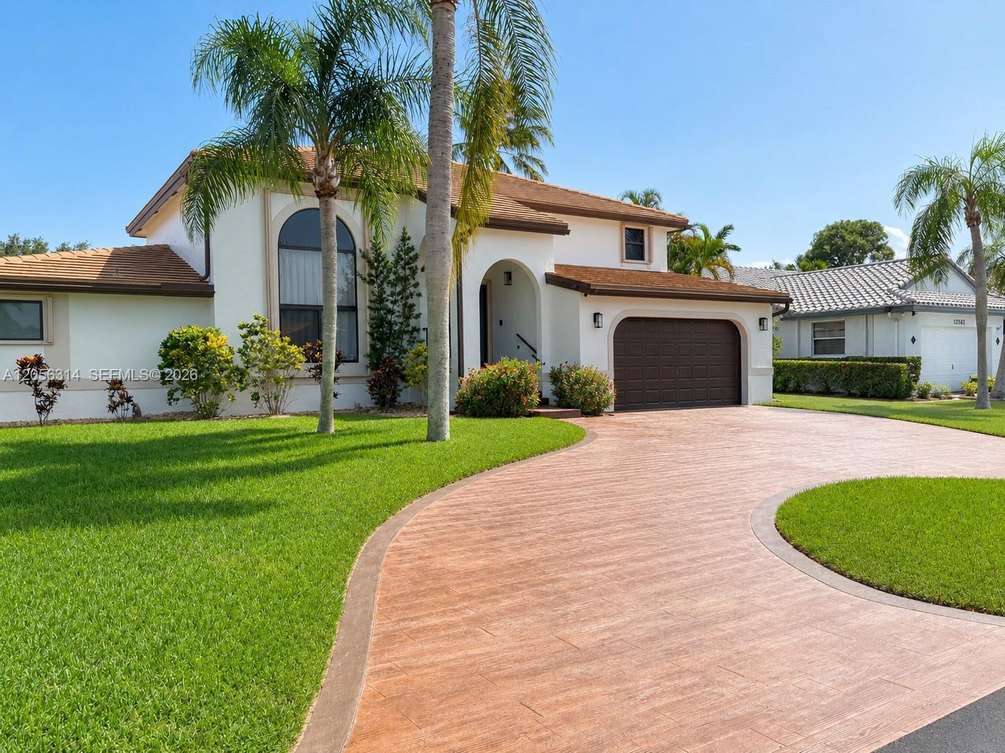 15832 Stonetower St, Davie FL 33331