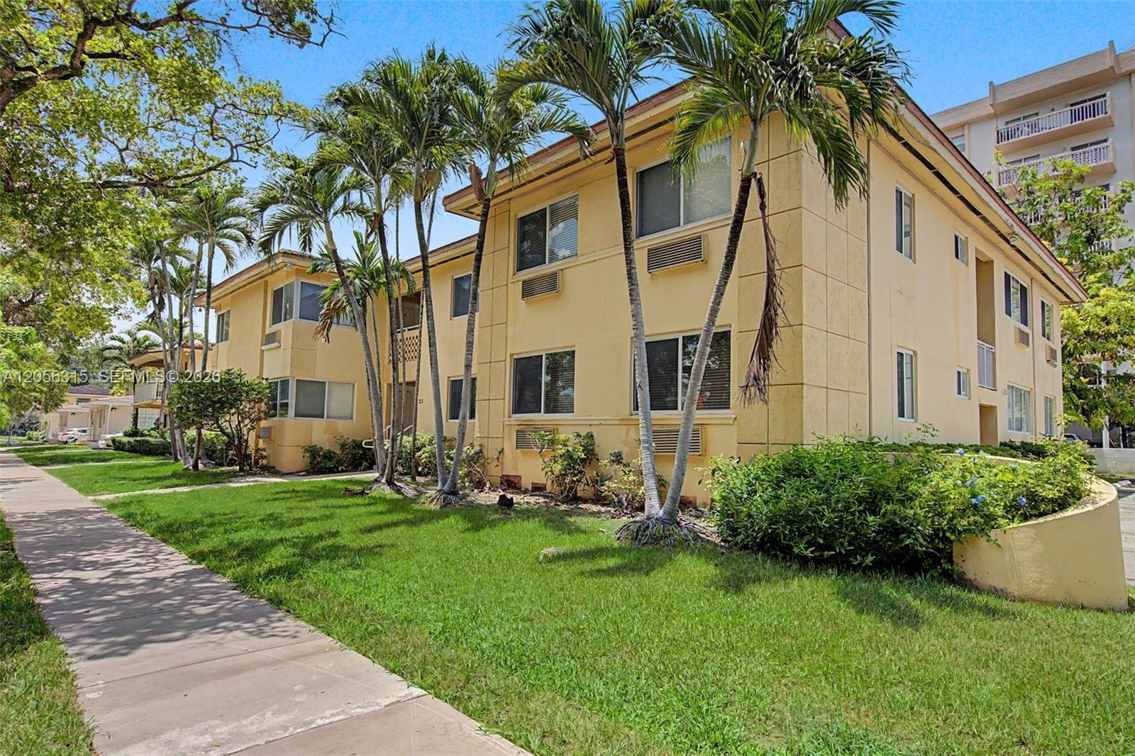 25 Menores Ave # 08, Coral Gables FL 33134