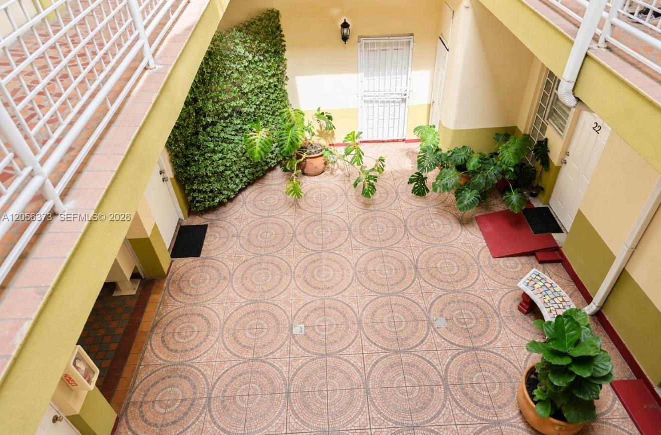2300 W Flagler St # 18, Miami FL 33135