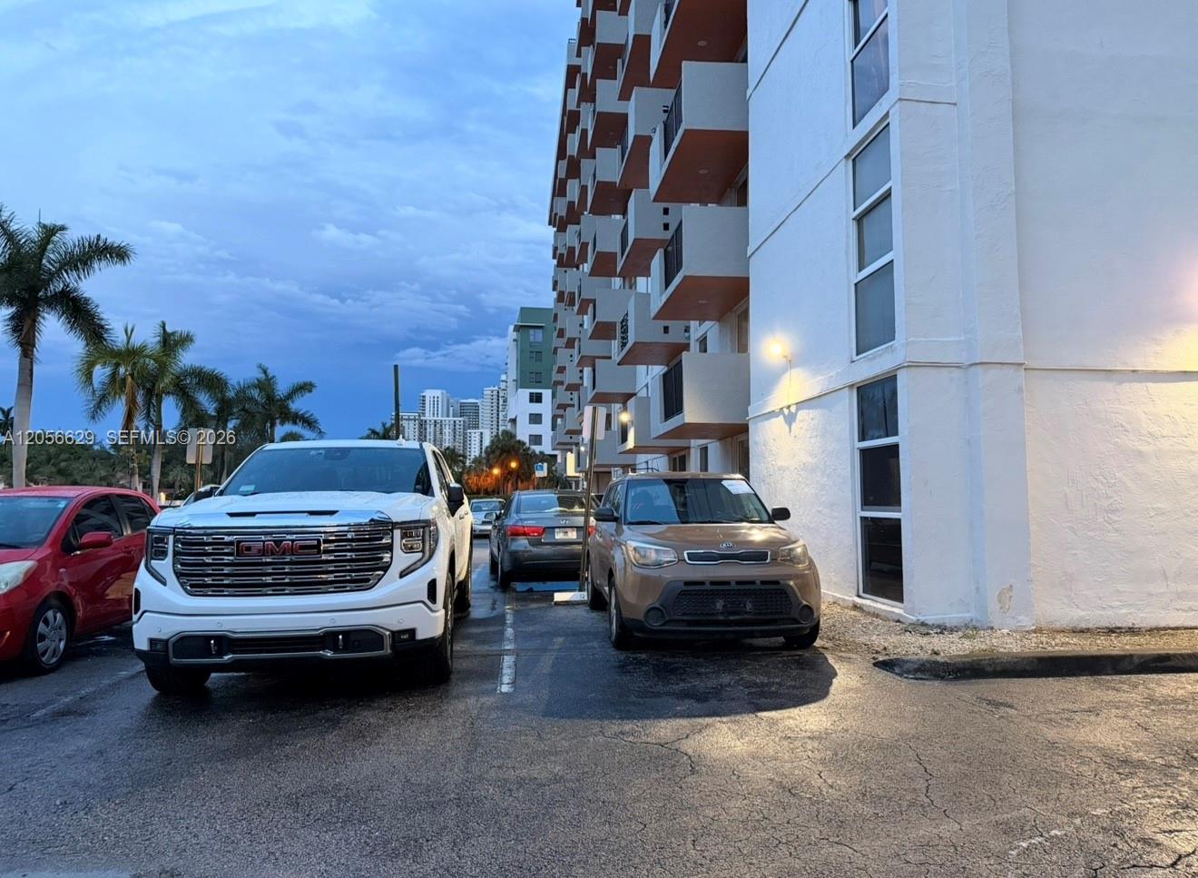2075 NE 164th St # 204, North Miami Beach FL 33162