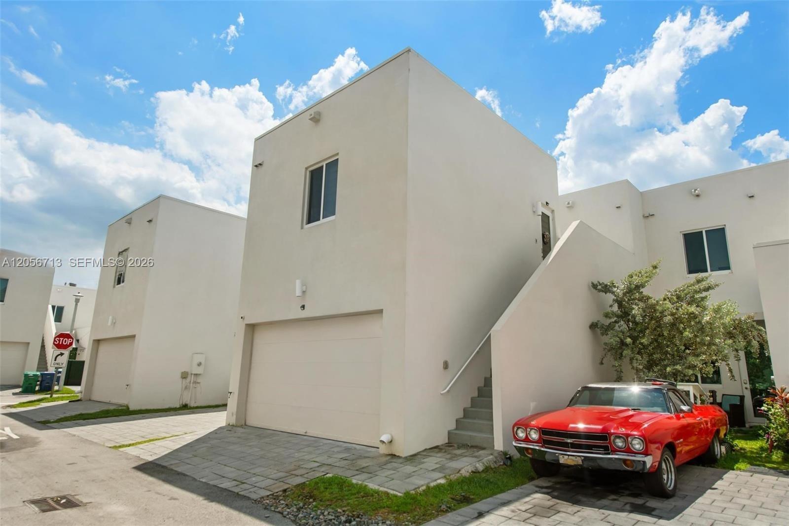 6663 NW 103rd Pkwy, Doral FL 33178
