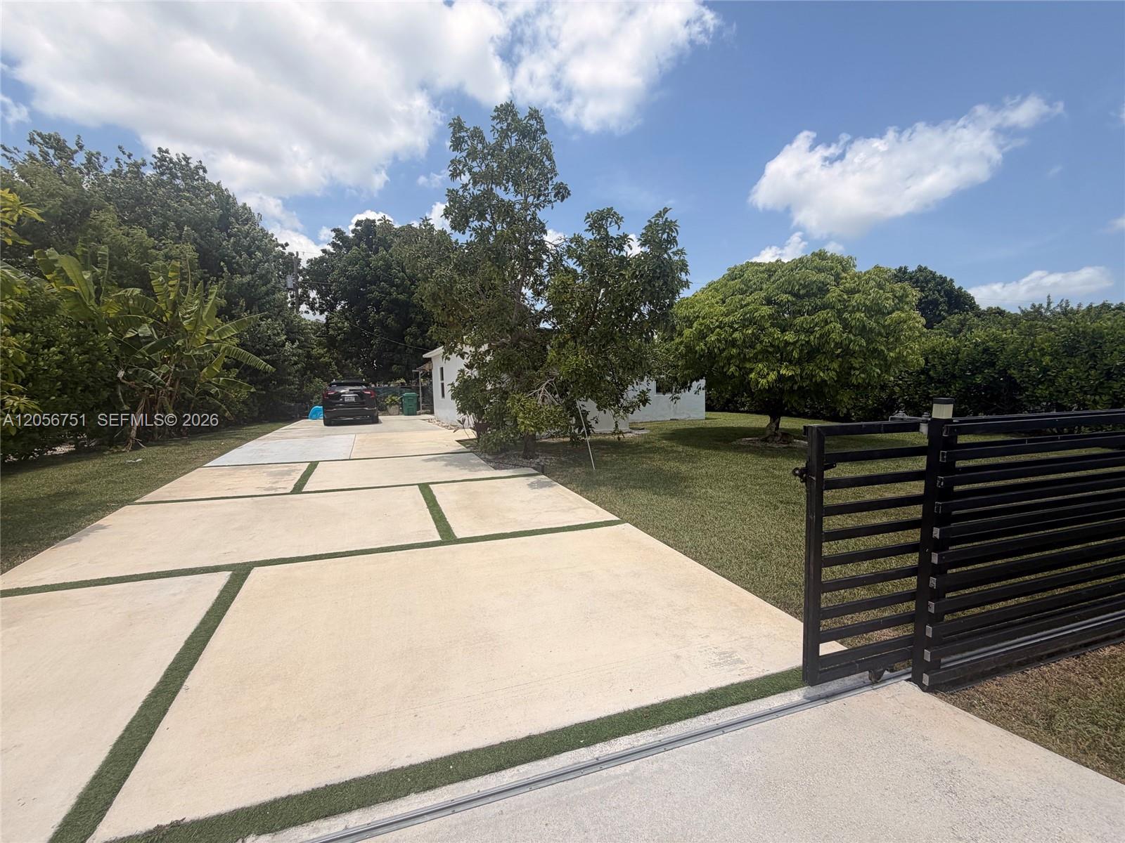14985 Leisure Dr, Homestead FL 33033