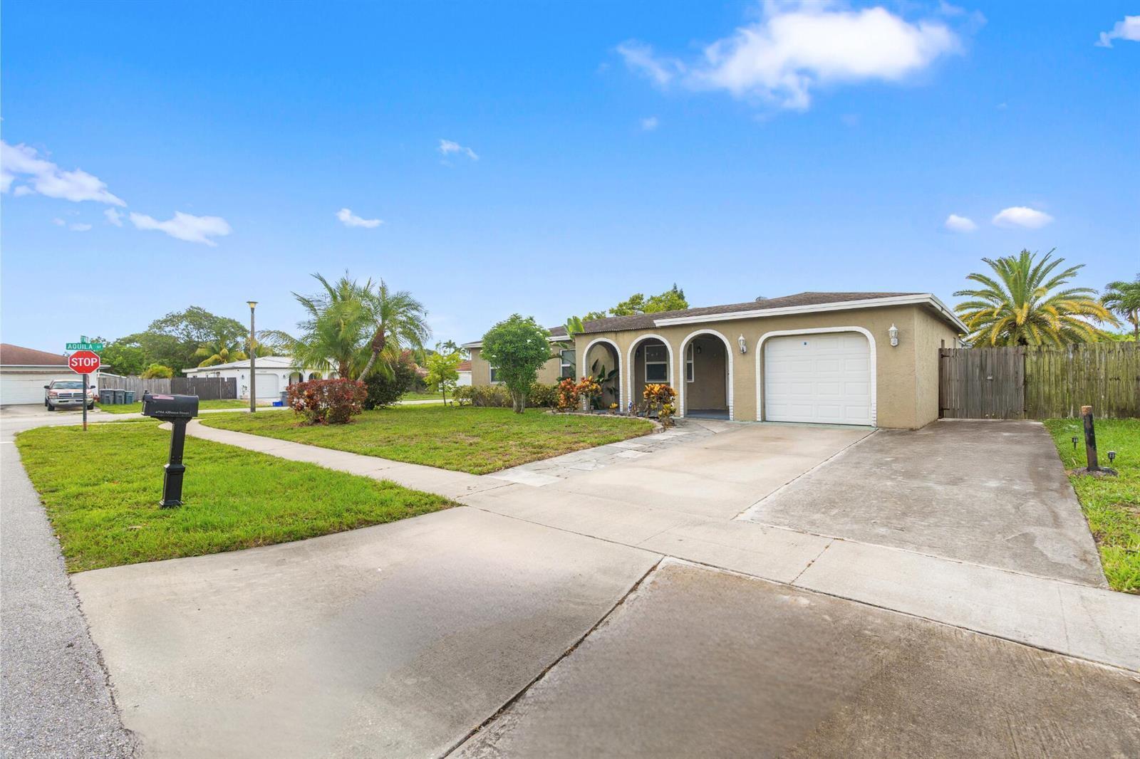 4784 Alfresco Street, Boca Raton FL 33428