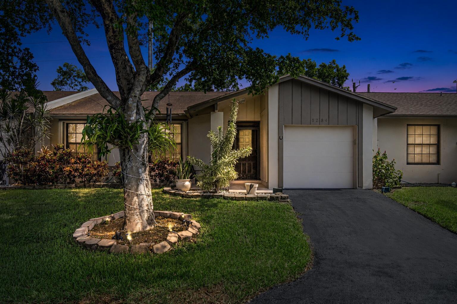 5284 Breadfruit Circle, Delray Beach FL 33484