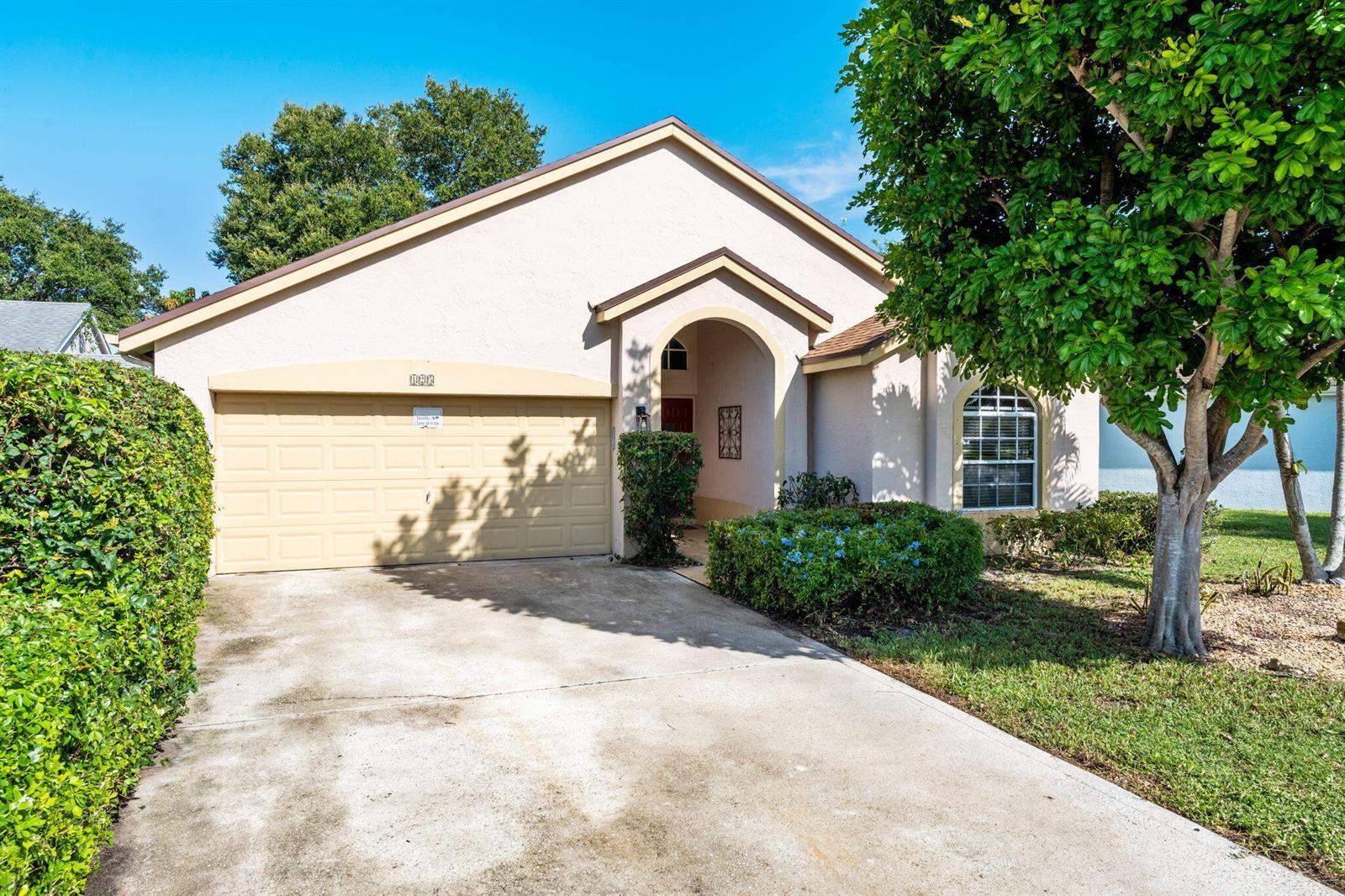 125 Saratoga Boulevard E, Royal Palm Beach FL 33411