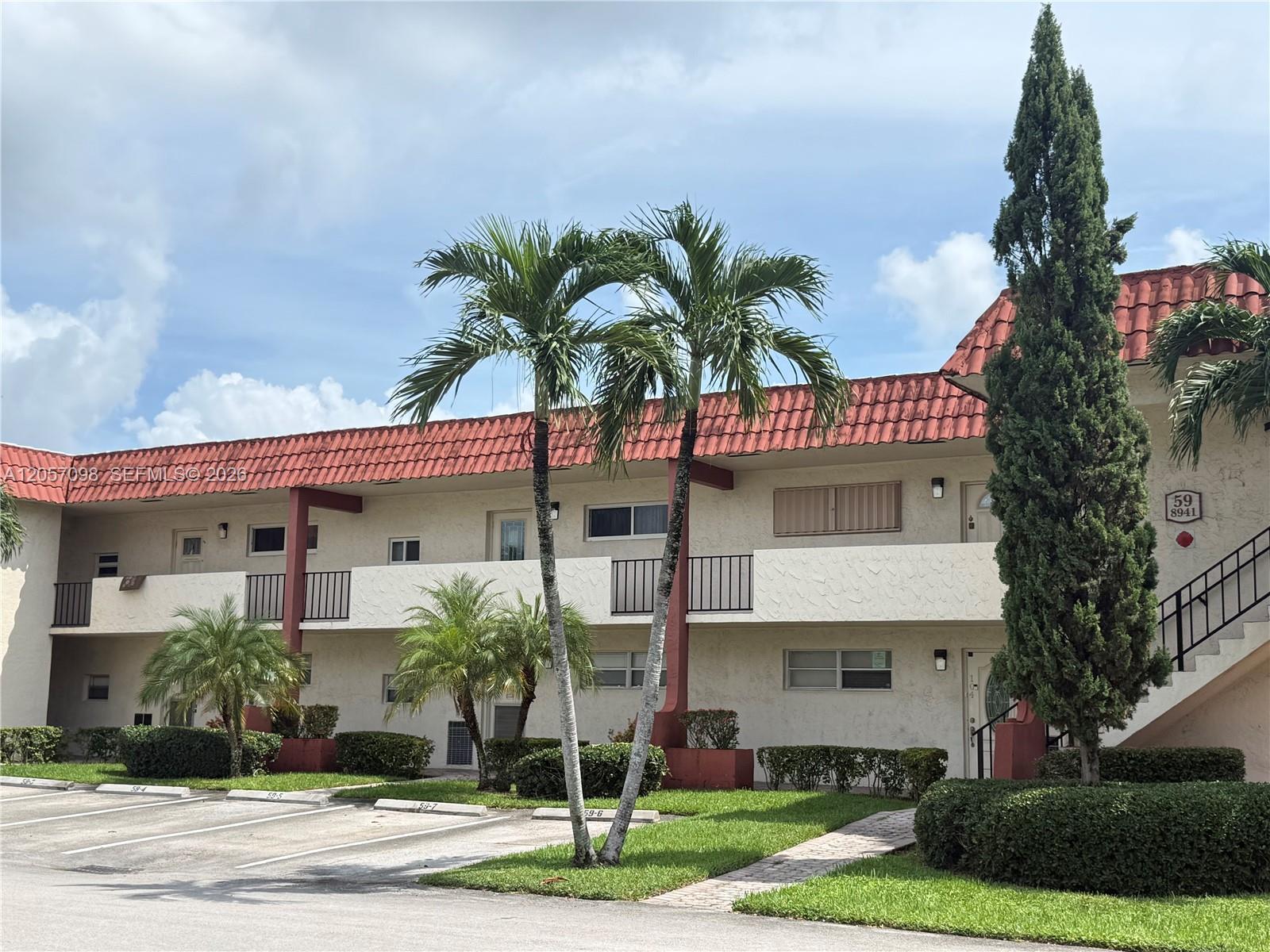 8901 S HOLLYBROOK BLVD # 304, Pembroke Pines FL 33025