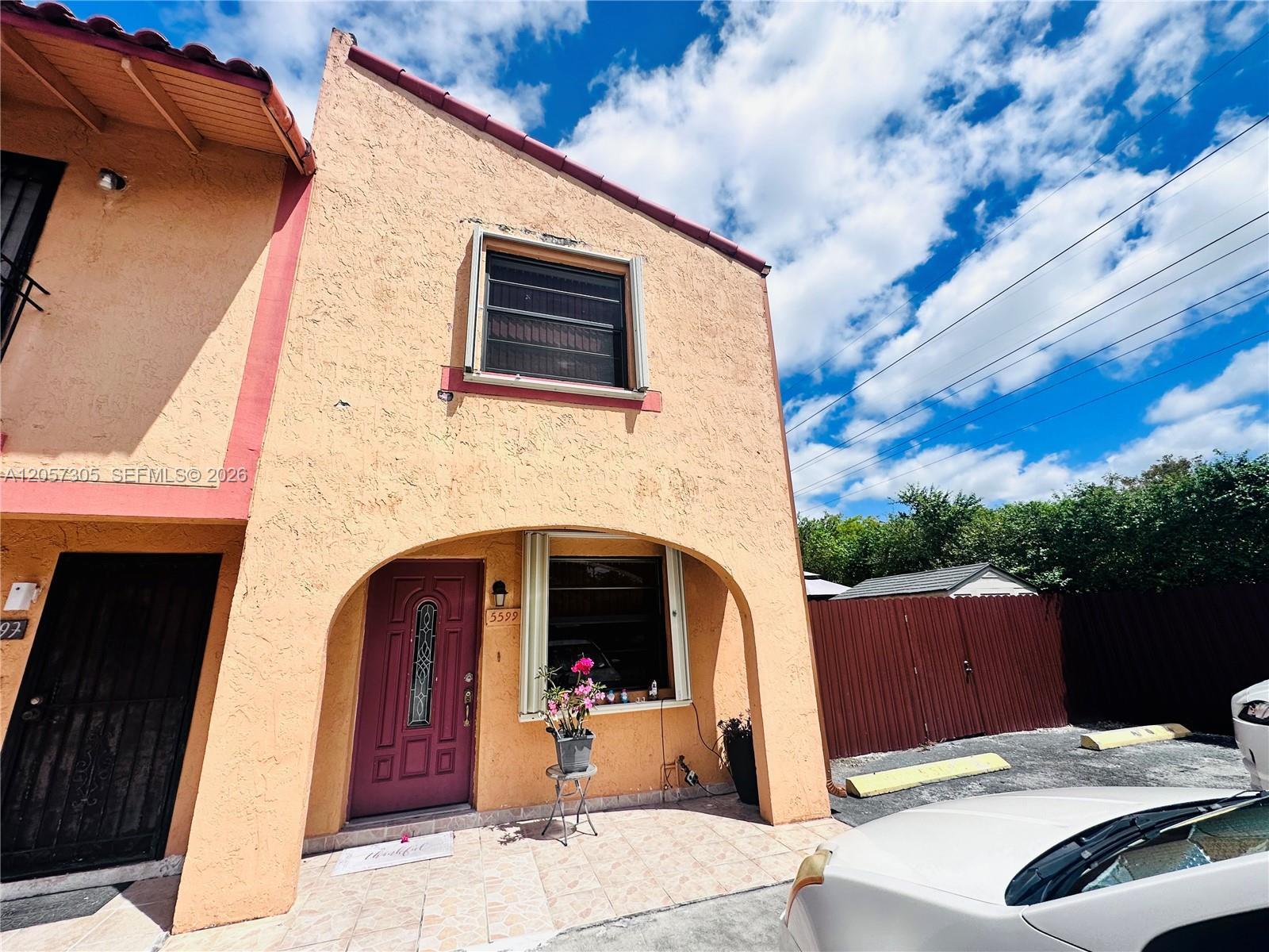 Hialeah, FL