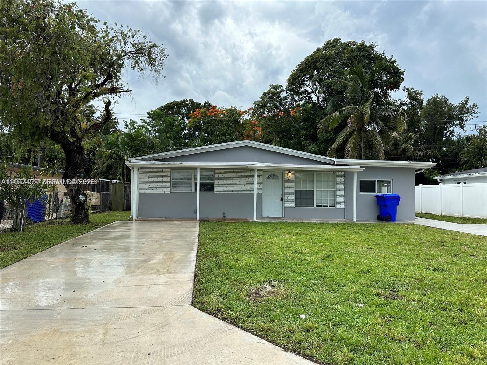 5820 Atlanta St # F, Hollywood FL 33021