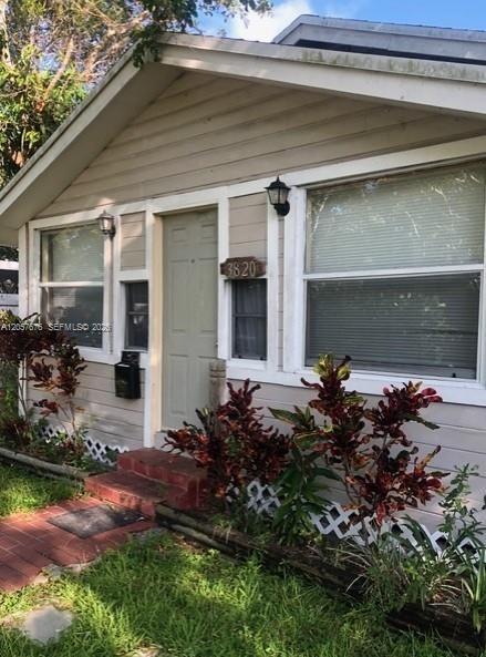 3820 Oak Ave, Miami FL 33133