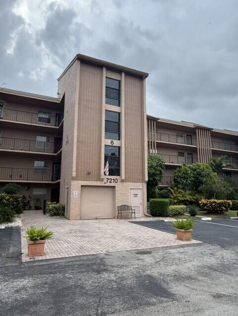 7210 Lake Cir Drive, Margate FL 33063