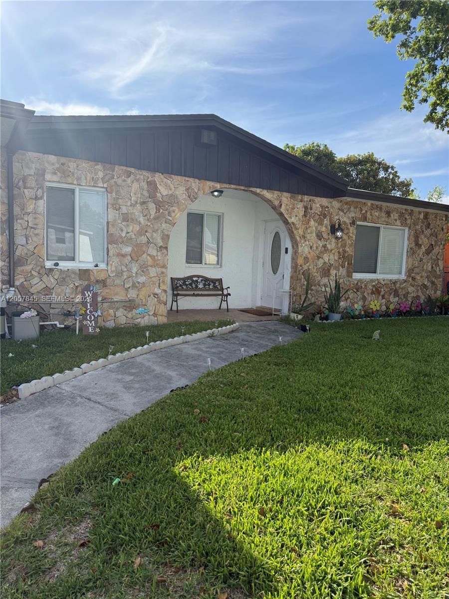 1816 NW 25th Ter, Fort Lauderdale FL 33311
