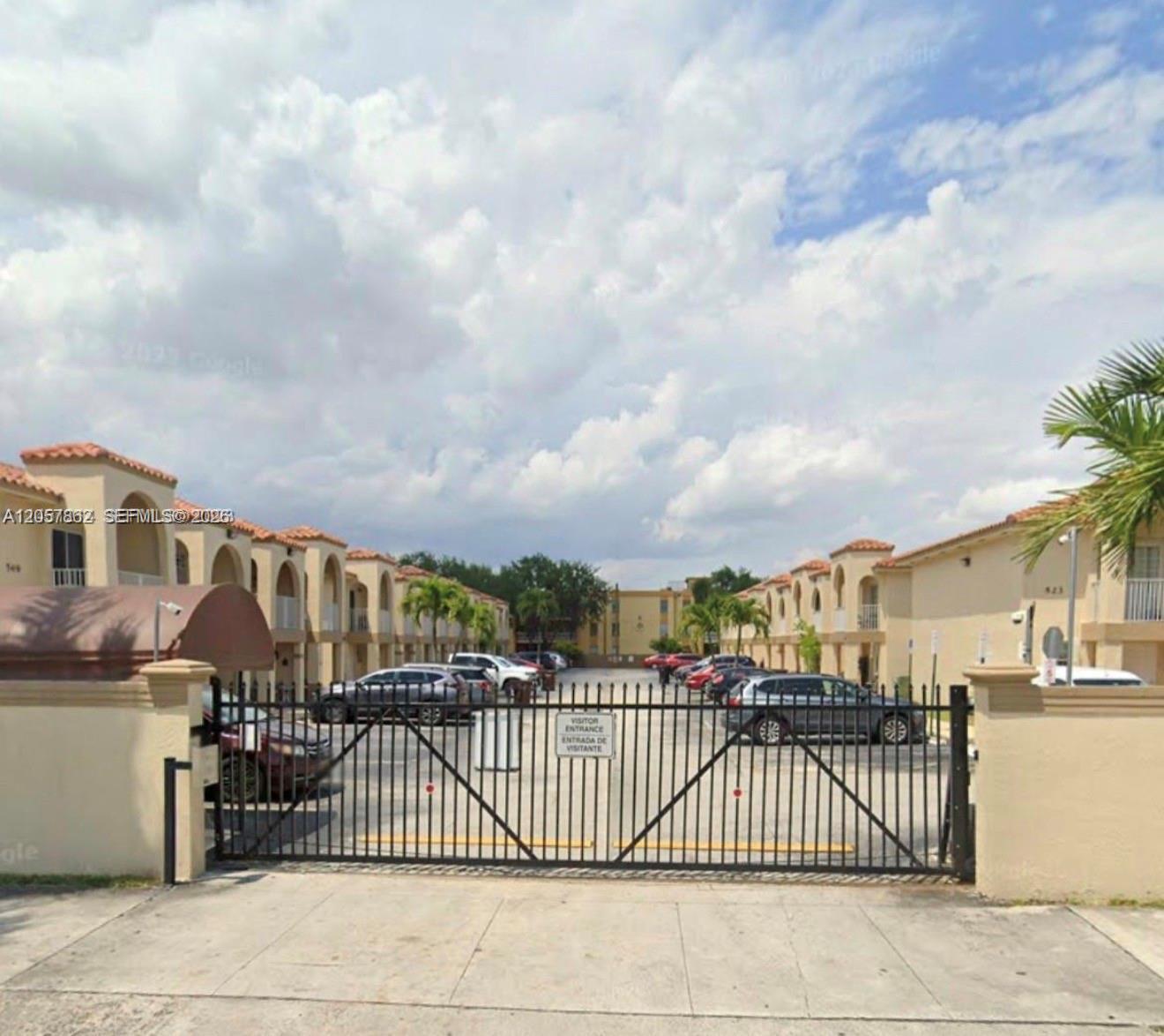 549 W 68th St # 4, Hialeah FL 33014