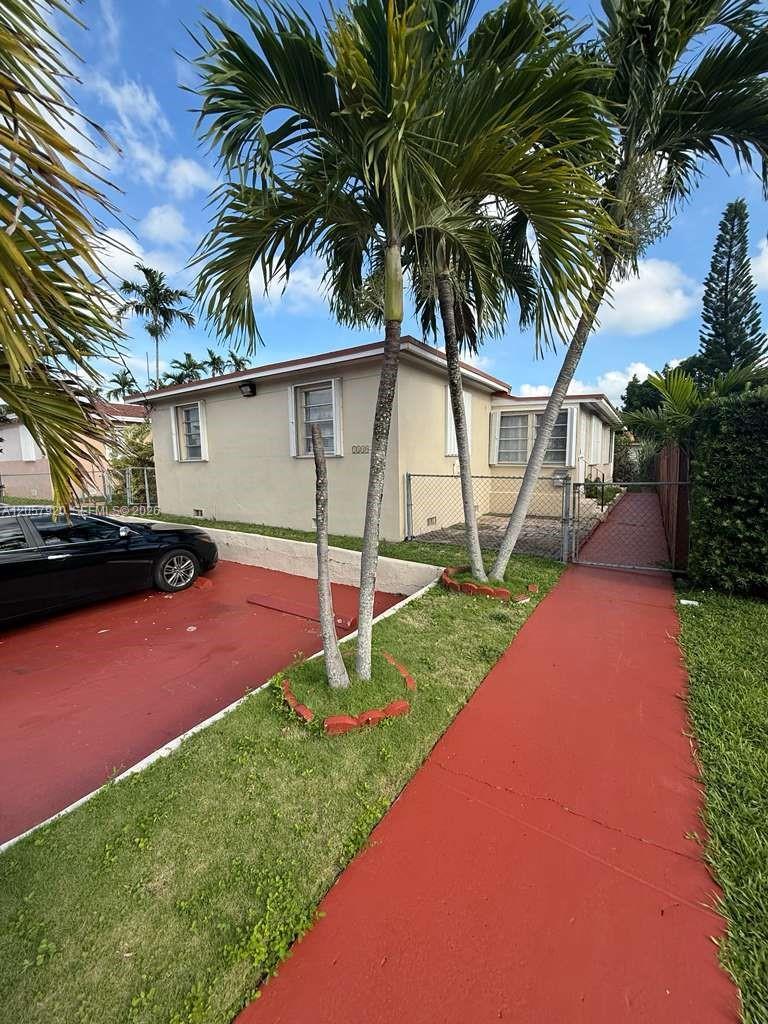 1140 SW 9th St # B, Miami FL 33130