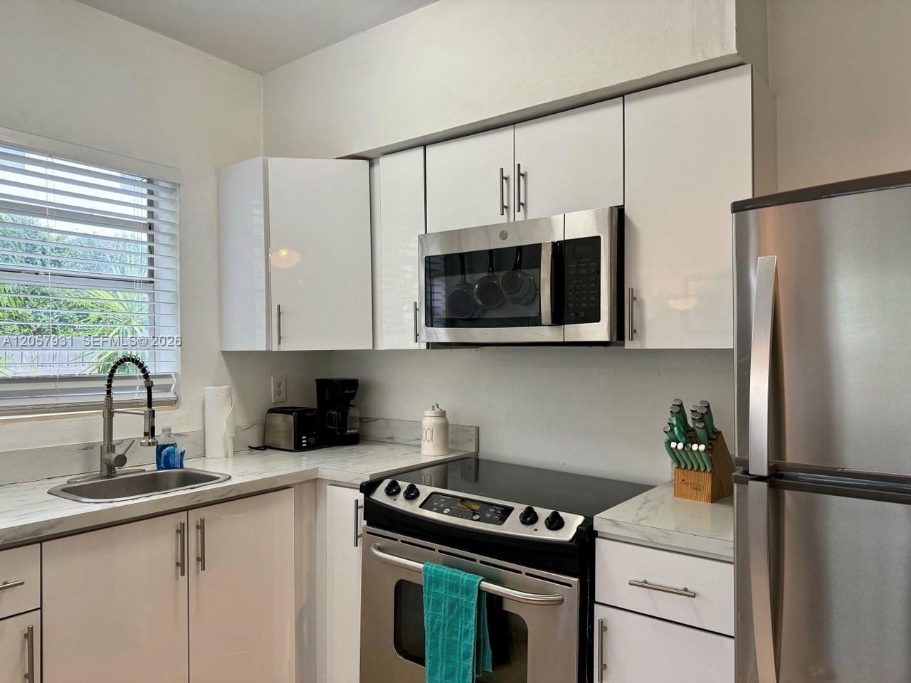 1130 NE 81st St # 4, Miami FL 33138