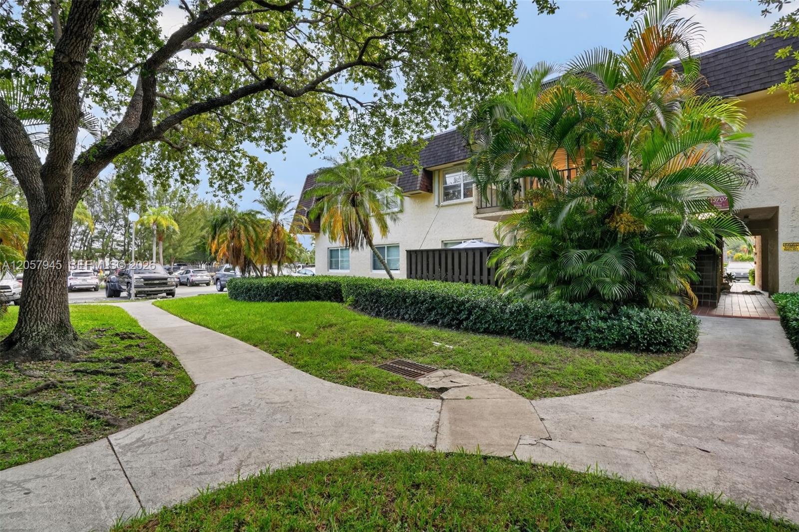 13707 SW 91st Ct Apt G, Miami FL 33176
