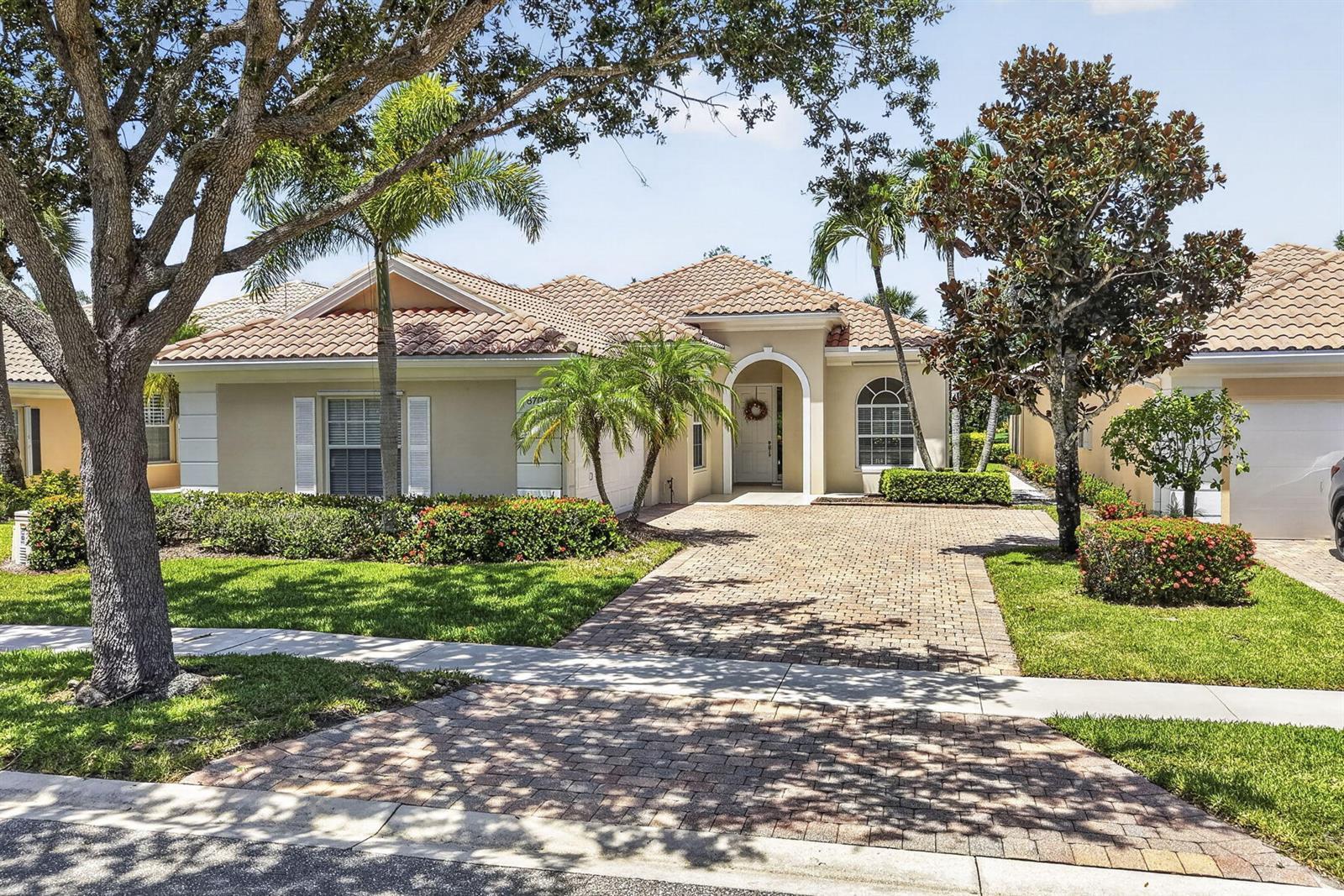 8704 Oldham Way, Palm Beach Gardens FL 33412