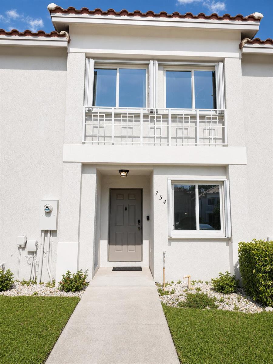 754 NW 208TH Drive # 754, Pembroke Pines FL 33029