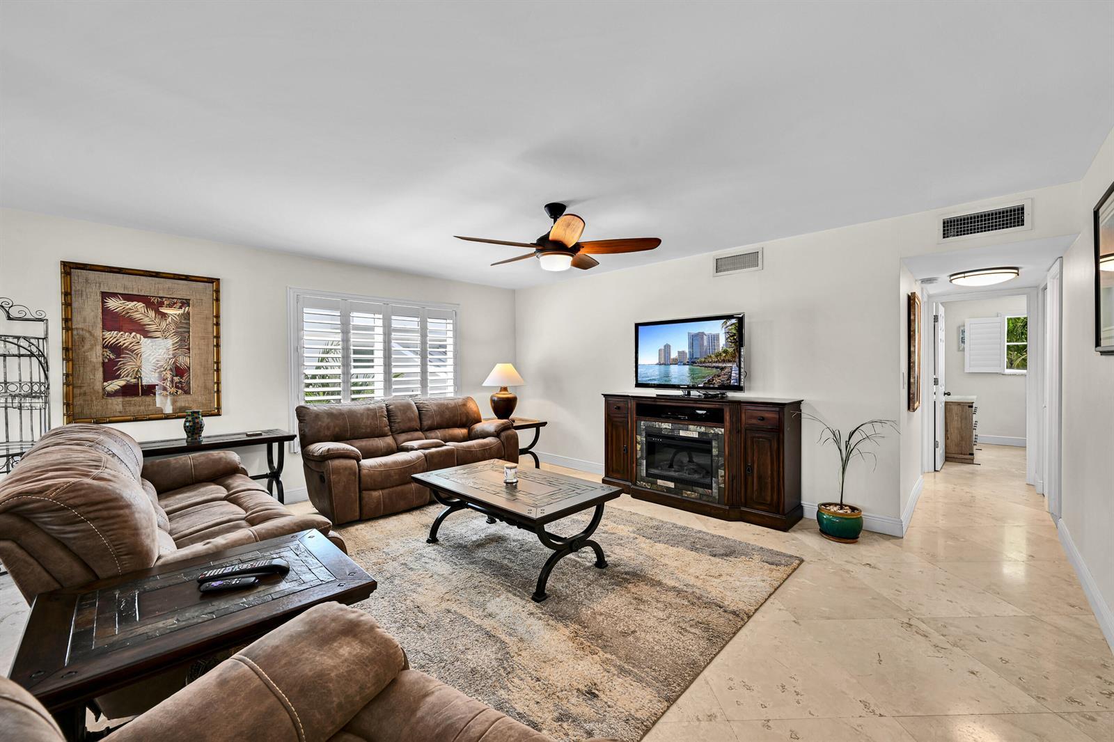 2860 NE 14TH ST Causeway # 201D, Pompano Beach FL 33062