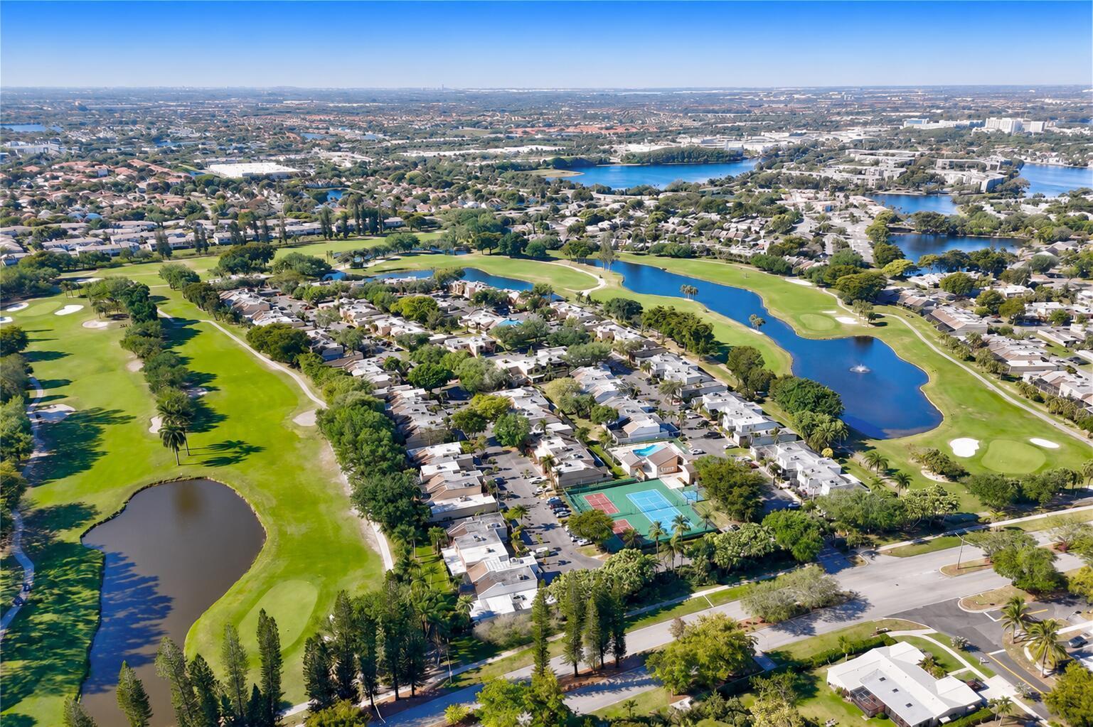 1391 E GOLFVIEW Drive # 1391, Pembroke Pines FL 33026