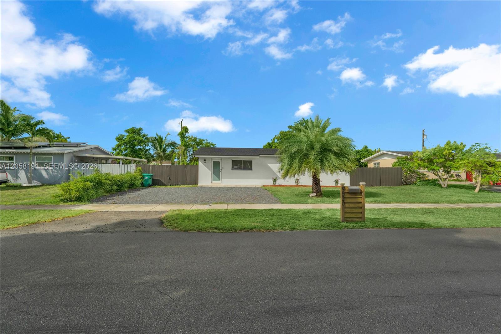 9520 Lisa Rd, Cutler Bay FL 33157