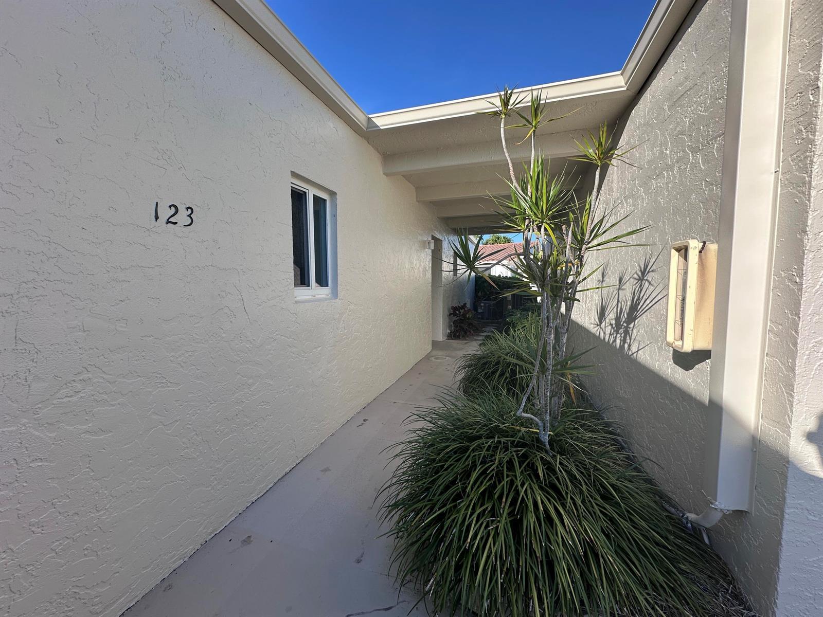 2671 Boundbrook Boulevard # 123, West Palm Beach FL 33406