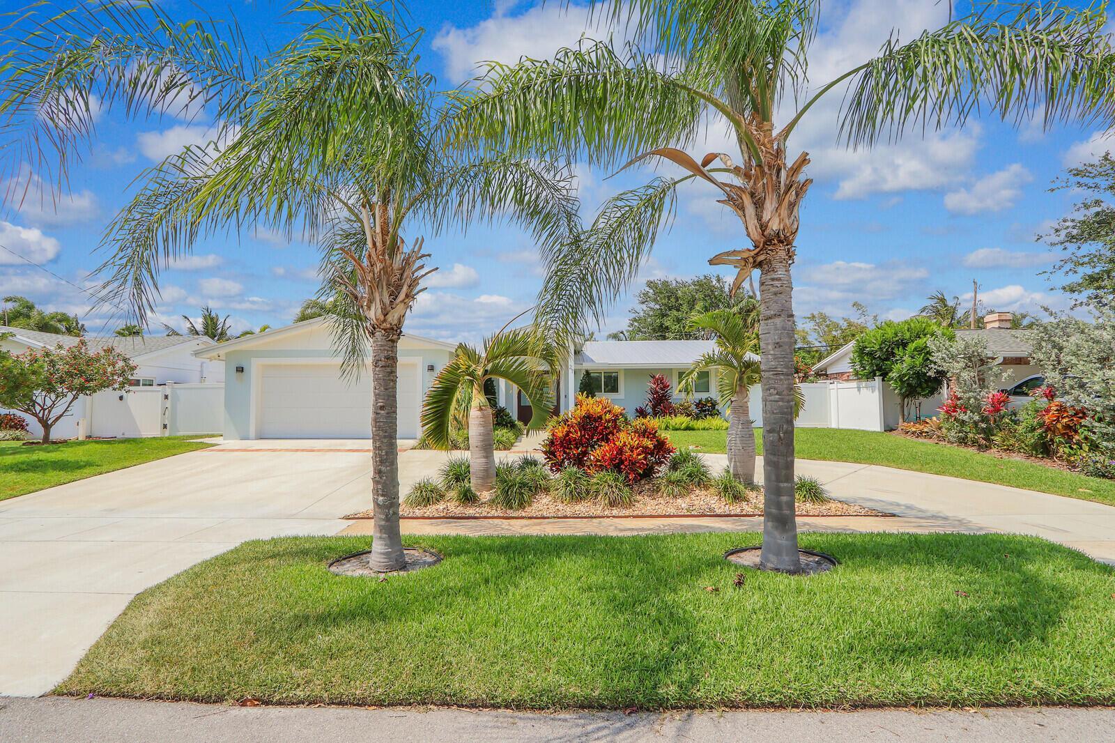 27 WILLOW Road, Tequesta FL 33469