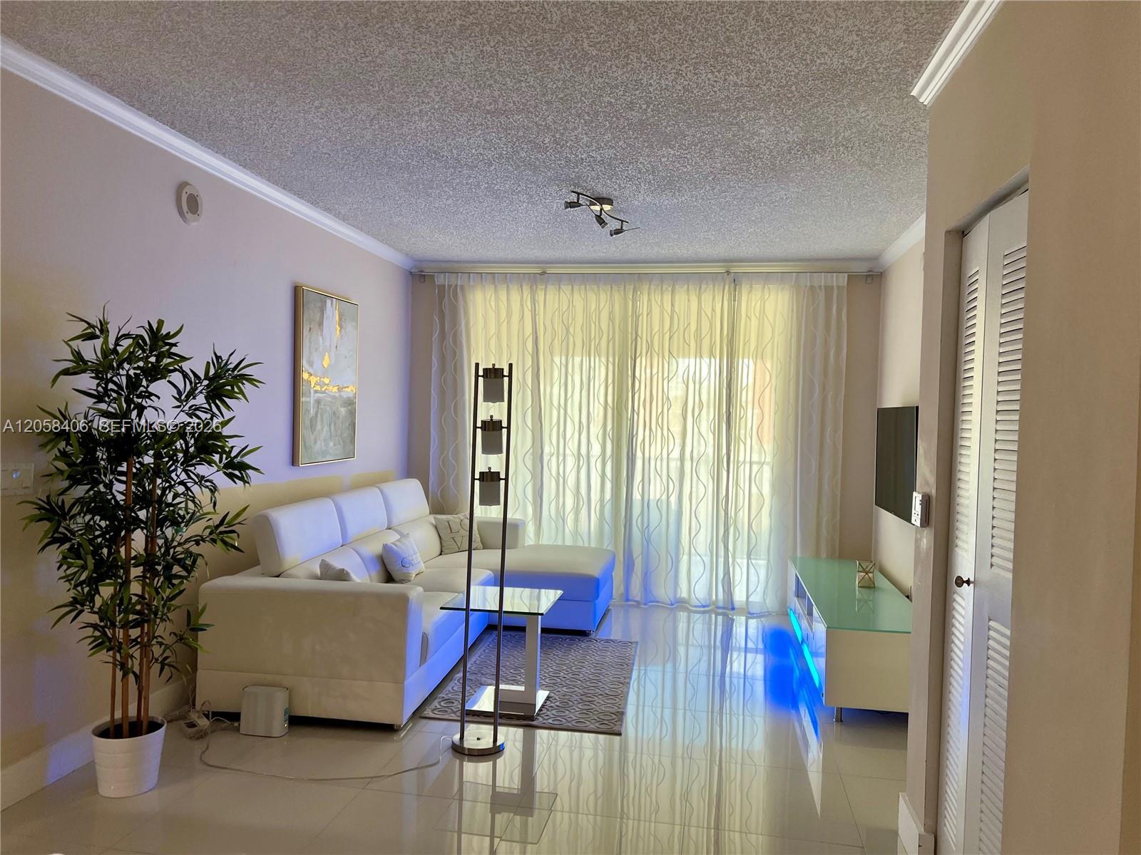 17100 N Bay Rd # 1813, Sunny Isles Beach FL 33160