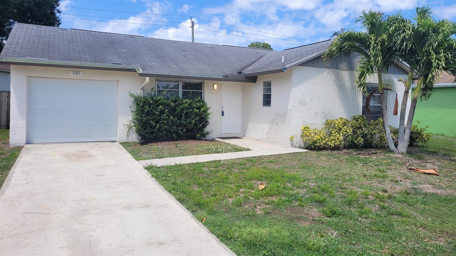 135 Village Circle, Jupiter FL 33458