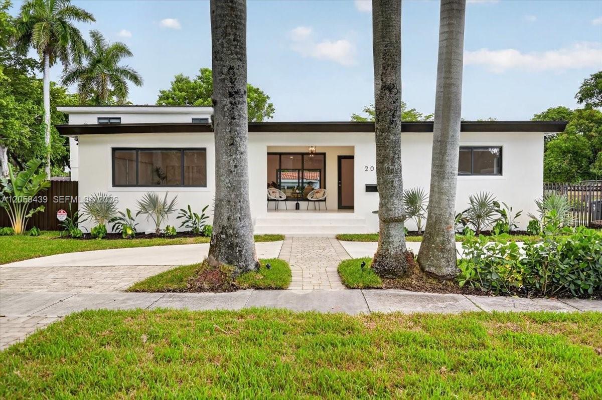 205 NE 123rd St, North Miami FL 33161