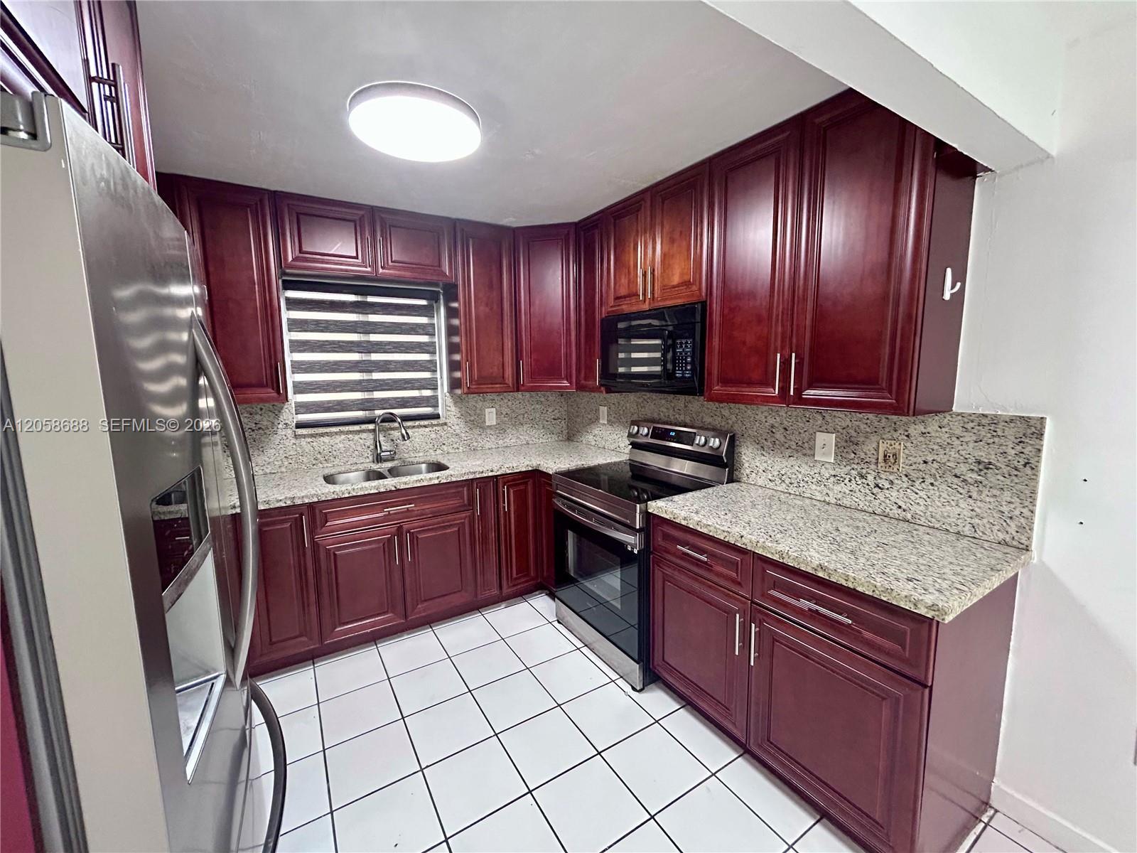 2925 W 80th St # 109, Hialeah FL 33018