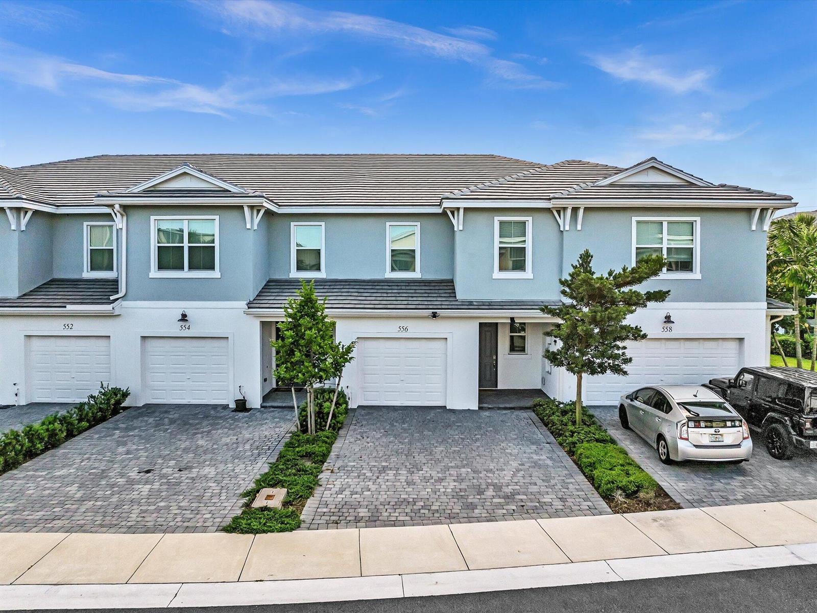 556 Sanderling Circle, Deerfield Beach FL 33442
