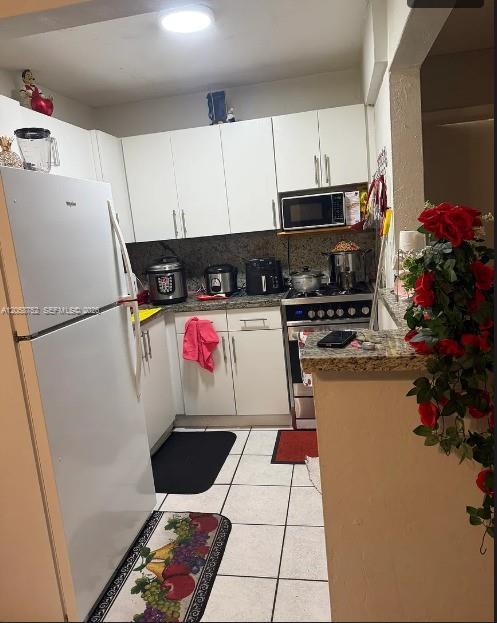 1330 W 54th St # 221C, Hialeah FL 33012