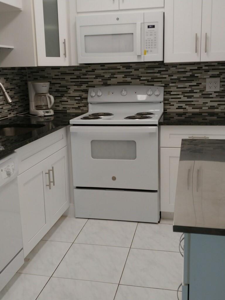 4990 E Sabal Palm Boulevard, Tamarac FL 33319