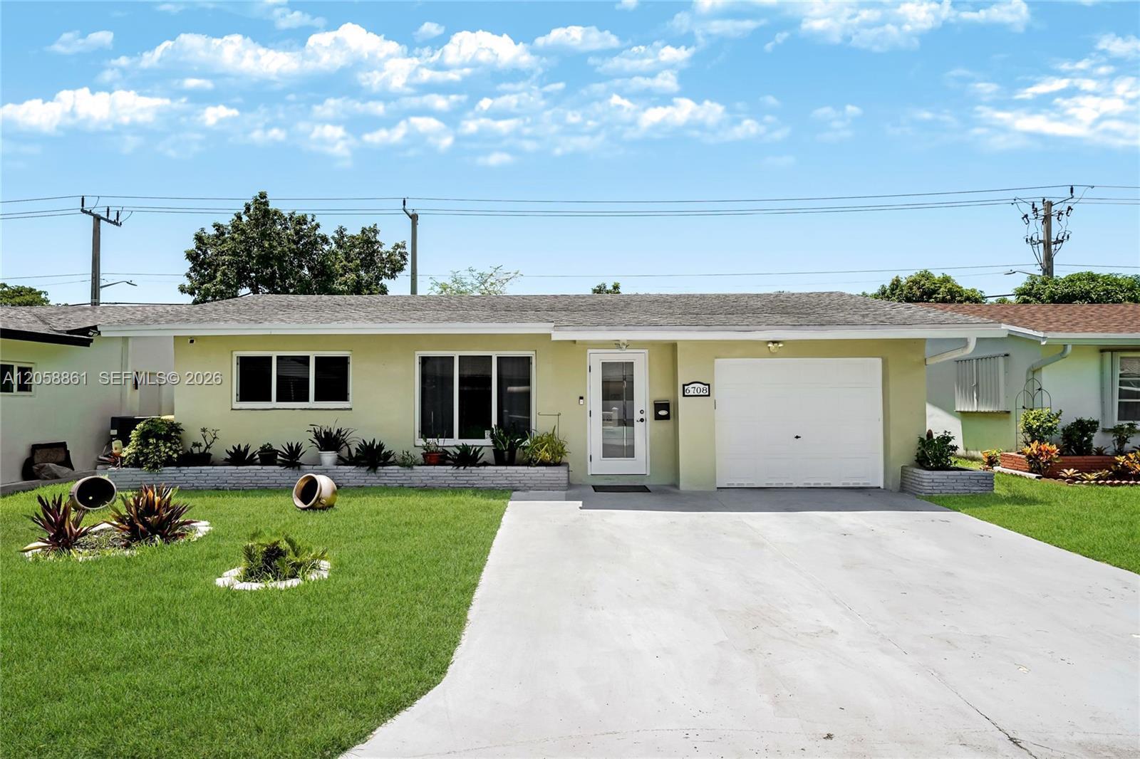 6708 NW 57th Ct, Tamarac FL 33321