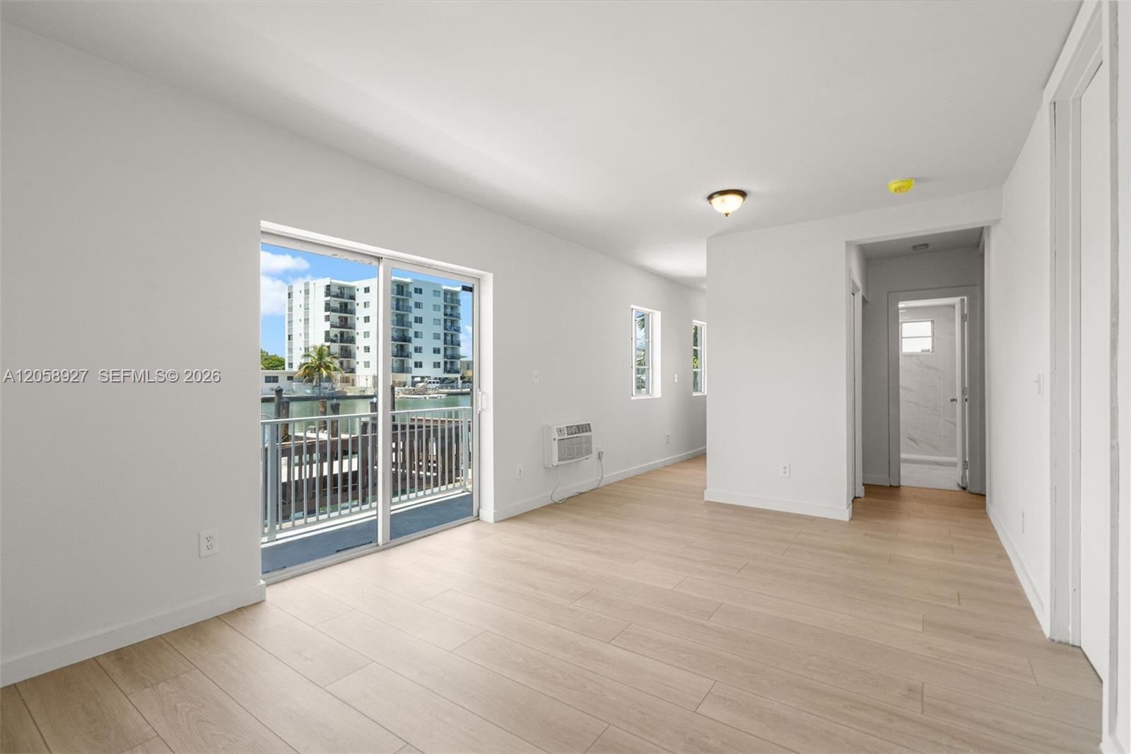 7930 Tatum Waterway Dr # S1, Miami Beach FL 33141